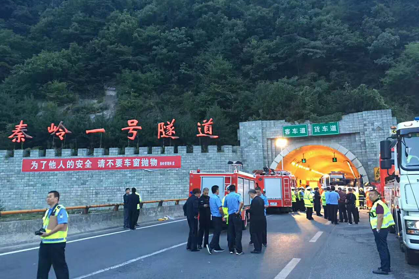無線智能隧道安全指示燈的單燈單控、同頻閃爍